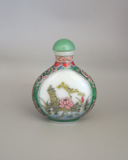 西洋女性の翡翠色のビエンコ