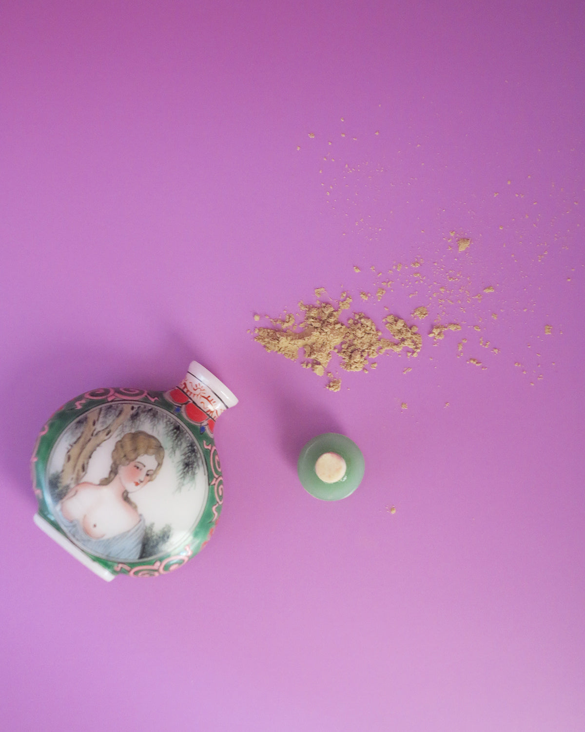 西洋女性の翡翠色のビエンコ